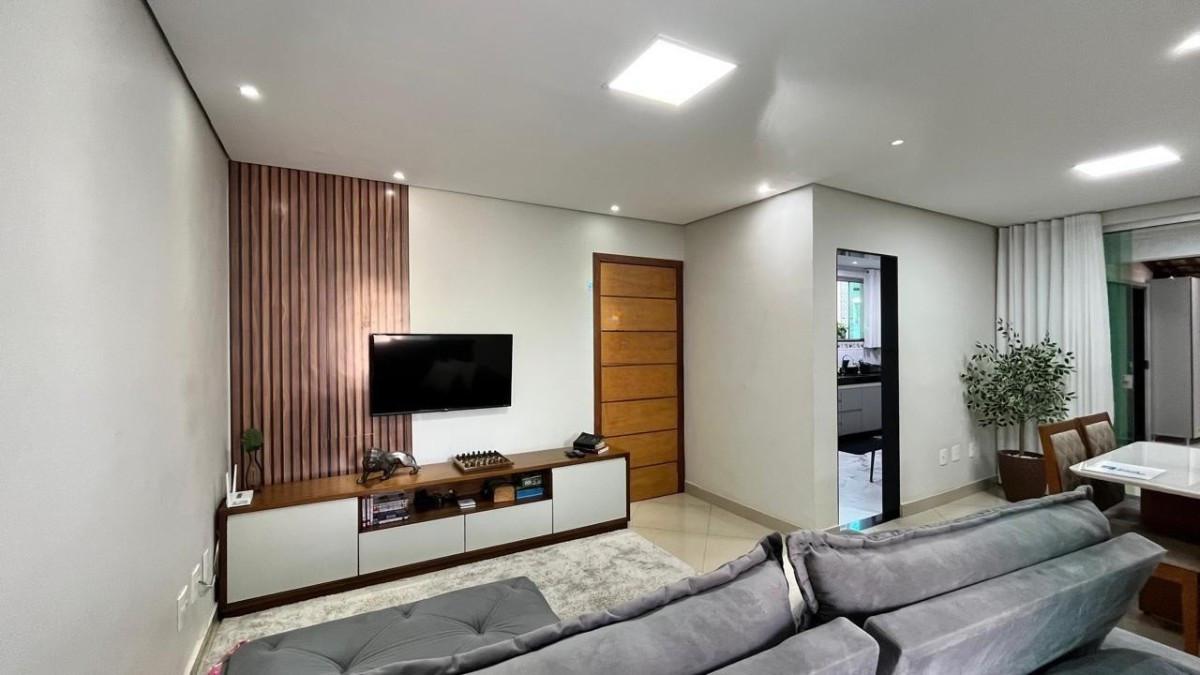 Apartamento, Barreiro, 3 Quartos, 3 Vagas, 1 Suíte