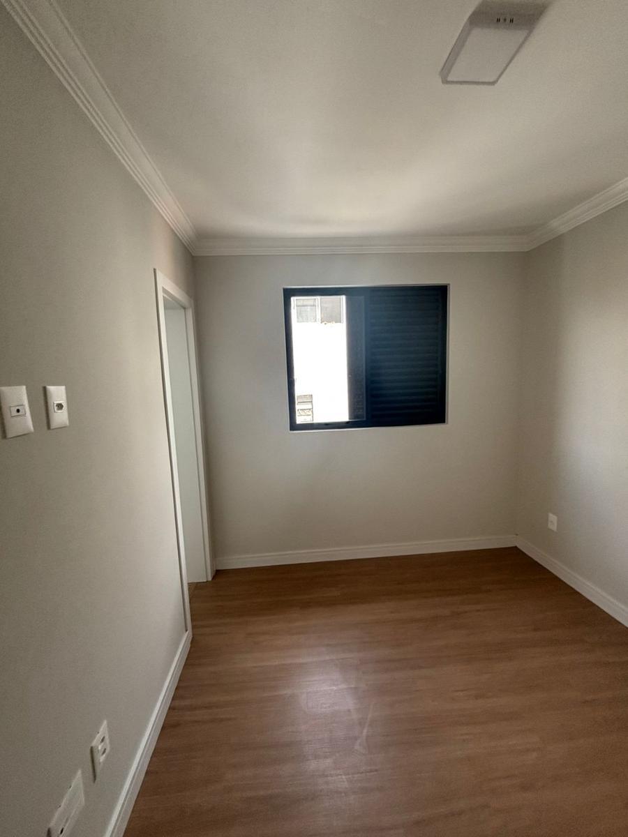 Apartamento, Sagrada Família, 2 Quartos, 2 Vagas