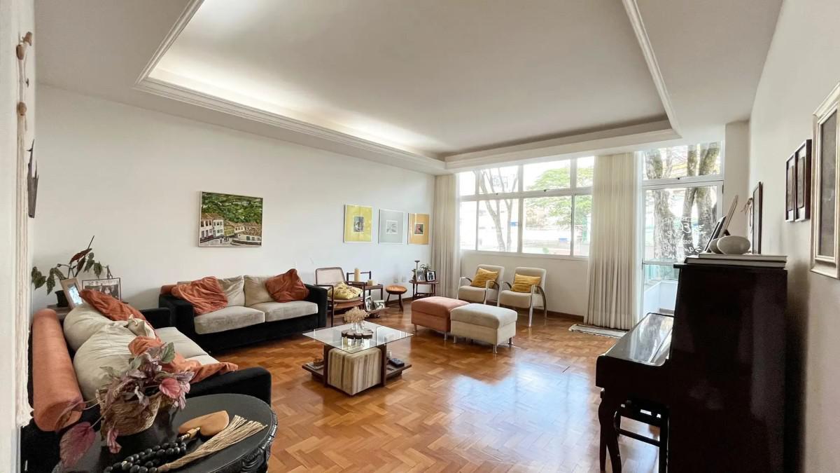 Casa, Serra, 7 Quartos, 6 Vagas, 3 Suítes