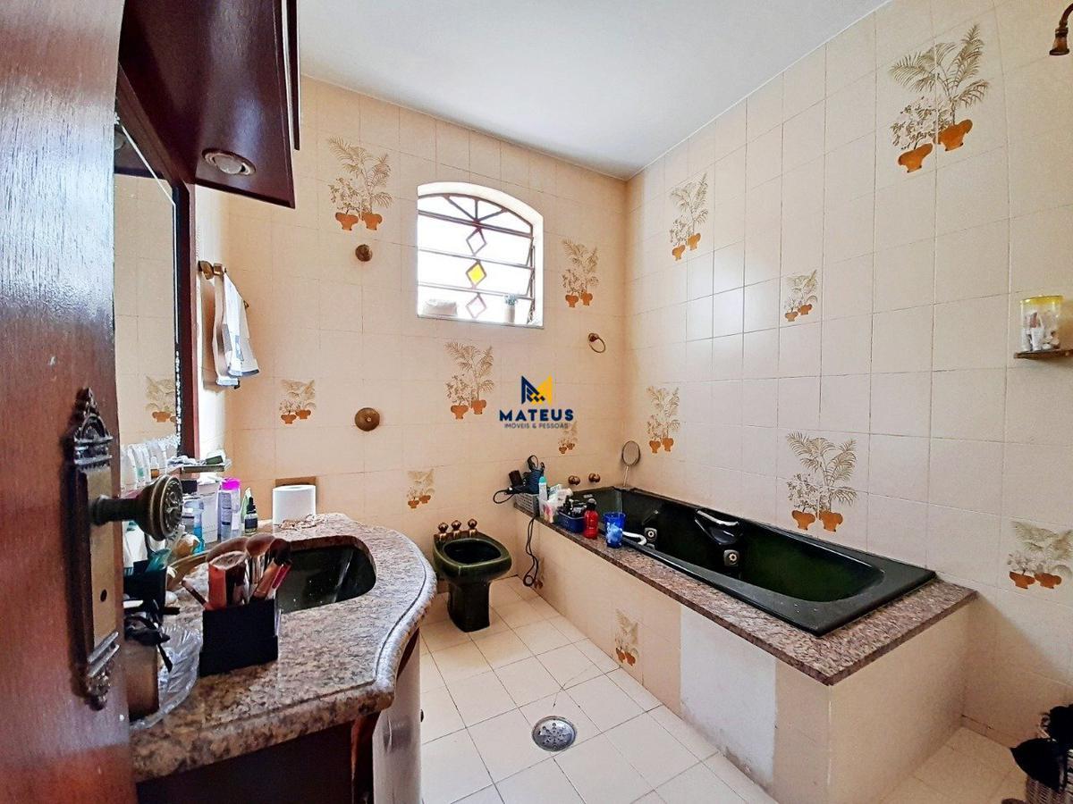 Casa, Caiçaras, 5 Quartos, 4 Vagas, 2 Suítes