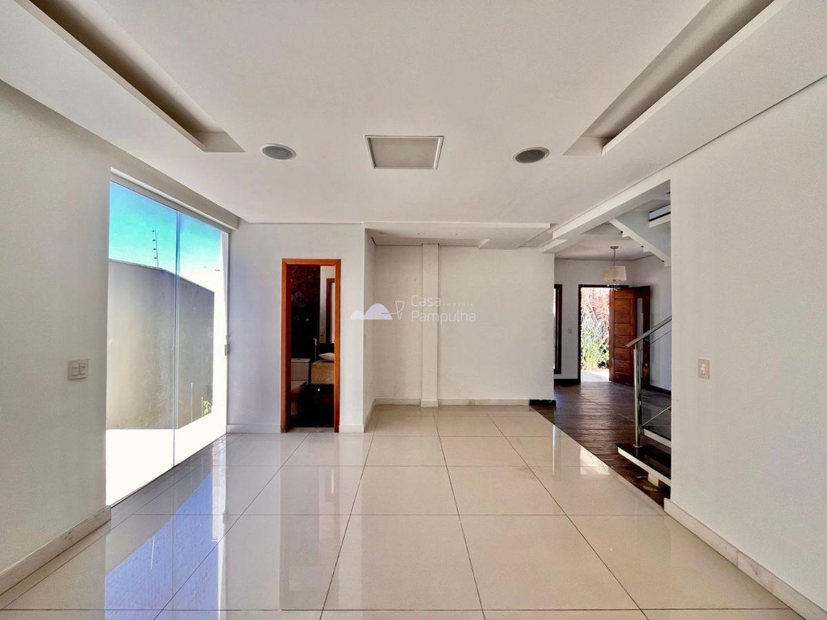 Casa, Trevo, 4 Quartos, 4 Vagas, 2 Suítes