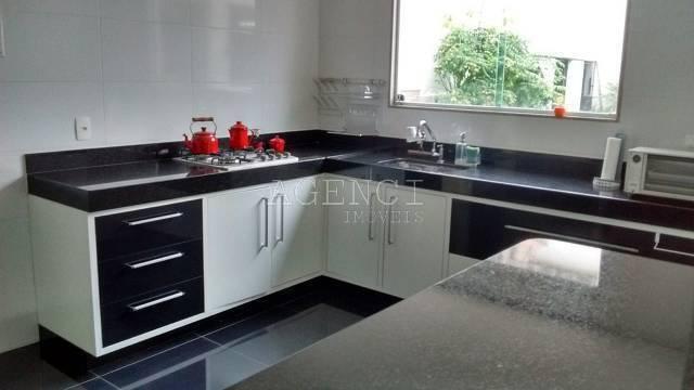 Casa, Camargos, 5 Quartos, 0 Vaga, 3 Suítes
