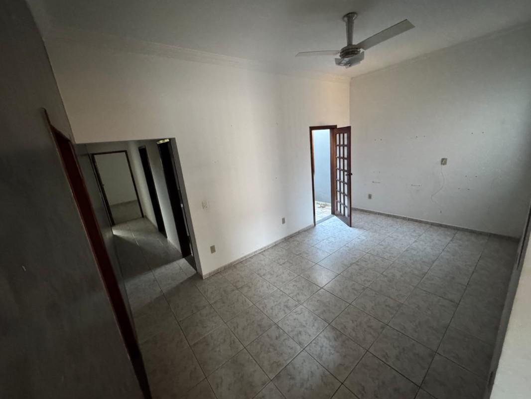 Casa, Bom Retiro, 3 Quartos, 4 Vagas, 1 Suíte