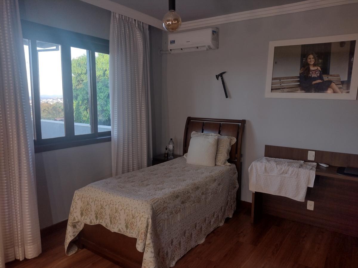 Casa, Garças, 6 Quartos, 8 Vagas, 1 Suíte