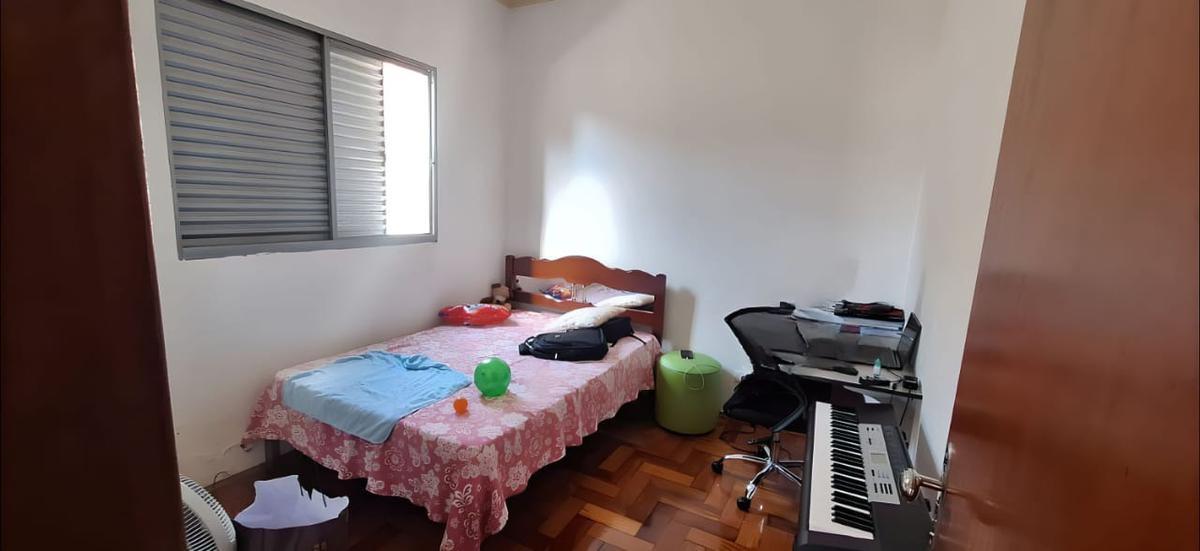 Casa, Centro, 3 Quartos, 2 Vagas, 1 Suíte