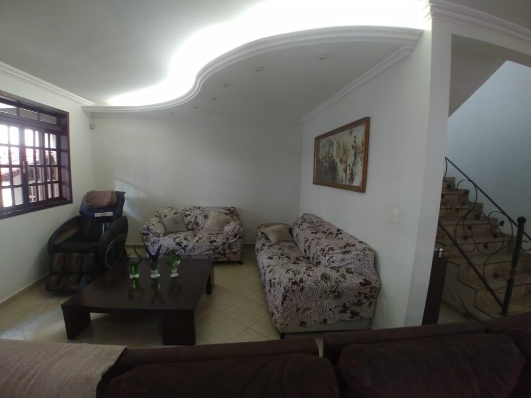 Casa, Jardim Riacho das Pedras, 3 Quartos, 8 Vagas, 1 Suíte