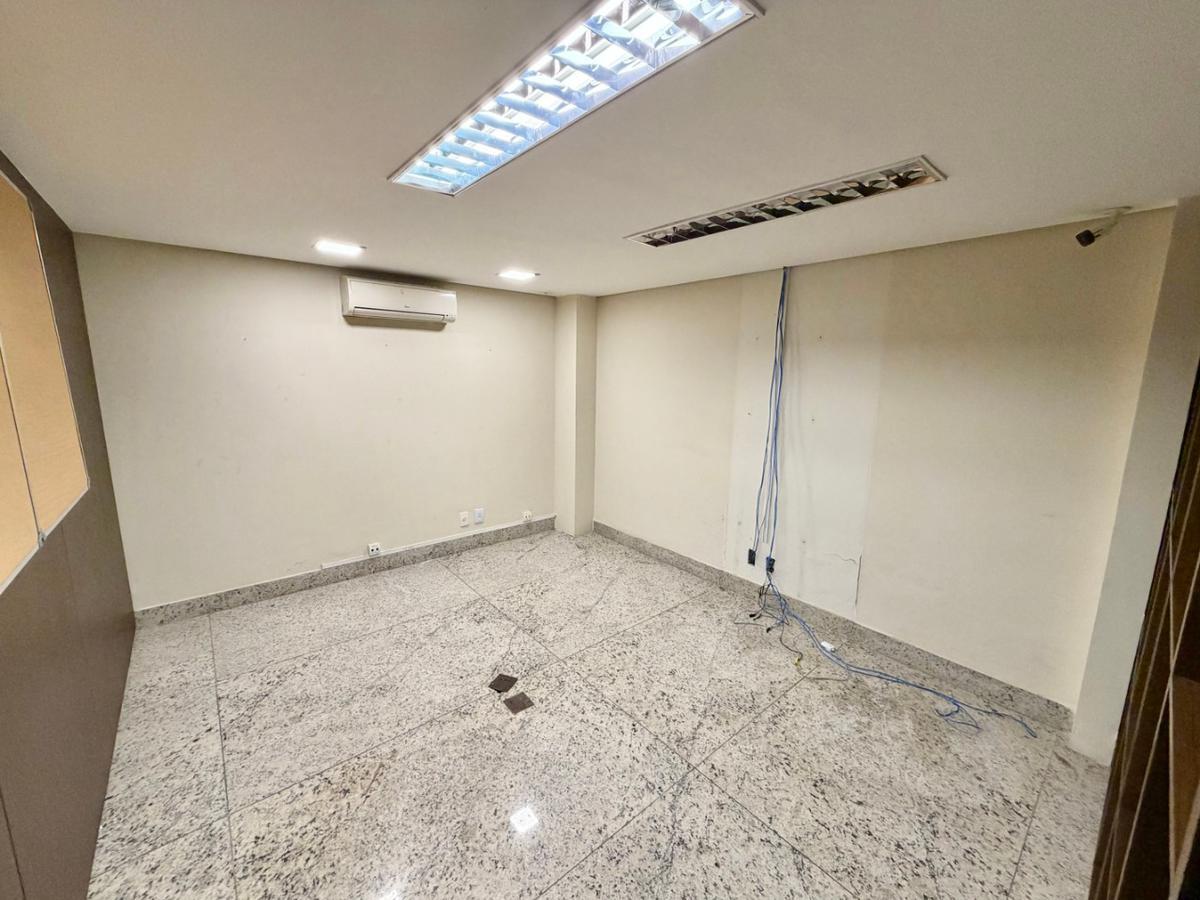 Sala, São José, 0 Quarto, 3 Vagas