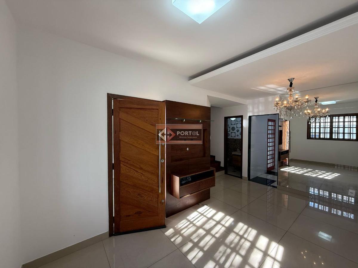 Casa, Itapoã, 3 Quartos, 4 Vagas, 1 Suíte