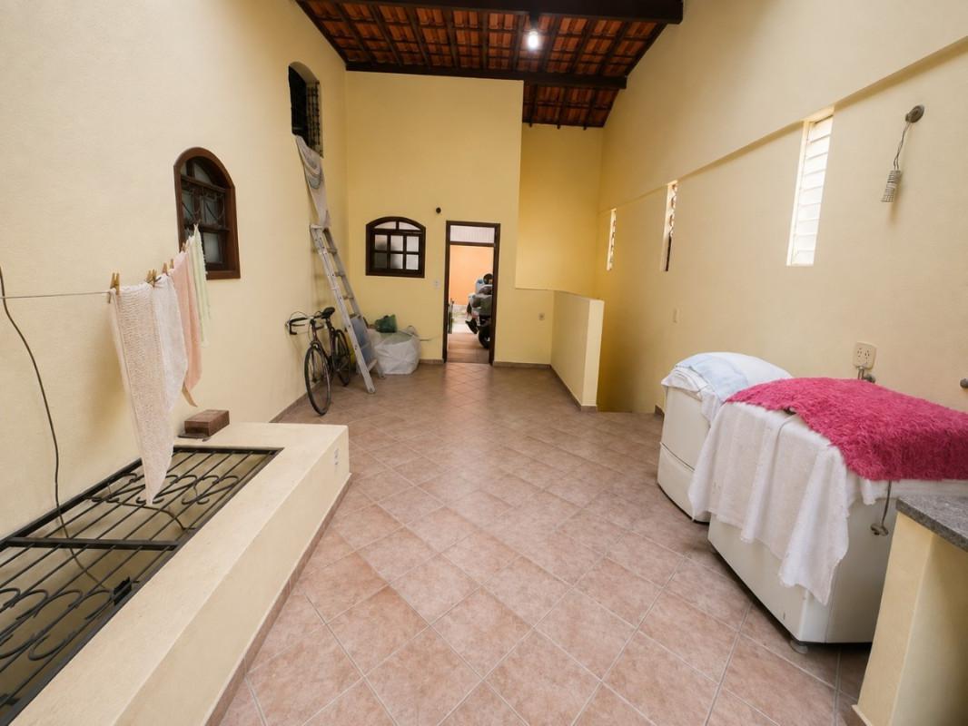 Casa, Alípio de Melo, 6 Quartos, 4 Vagas, 2 Suítes
