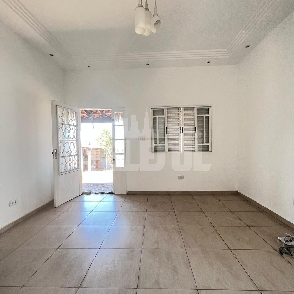 Casa, Parque Rinaldo, 2 Quartos, 2 Vagas, 1 Suíte