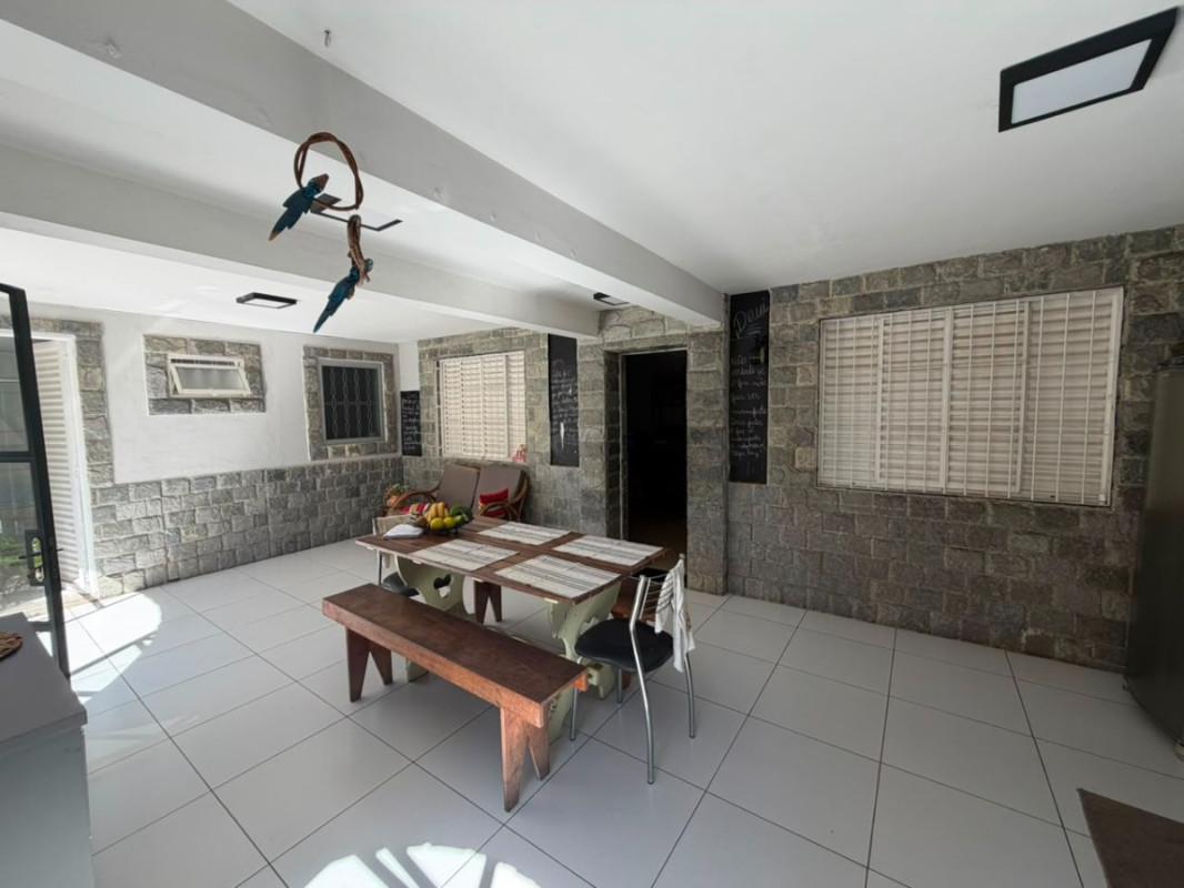 Casa, Planalto, 4 Quartos, 3 Vagas, 1 Suíte