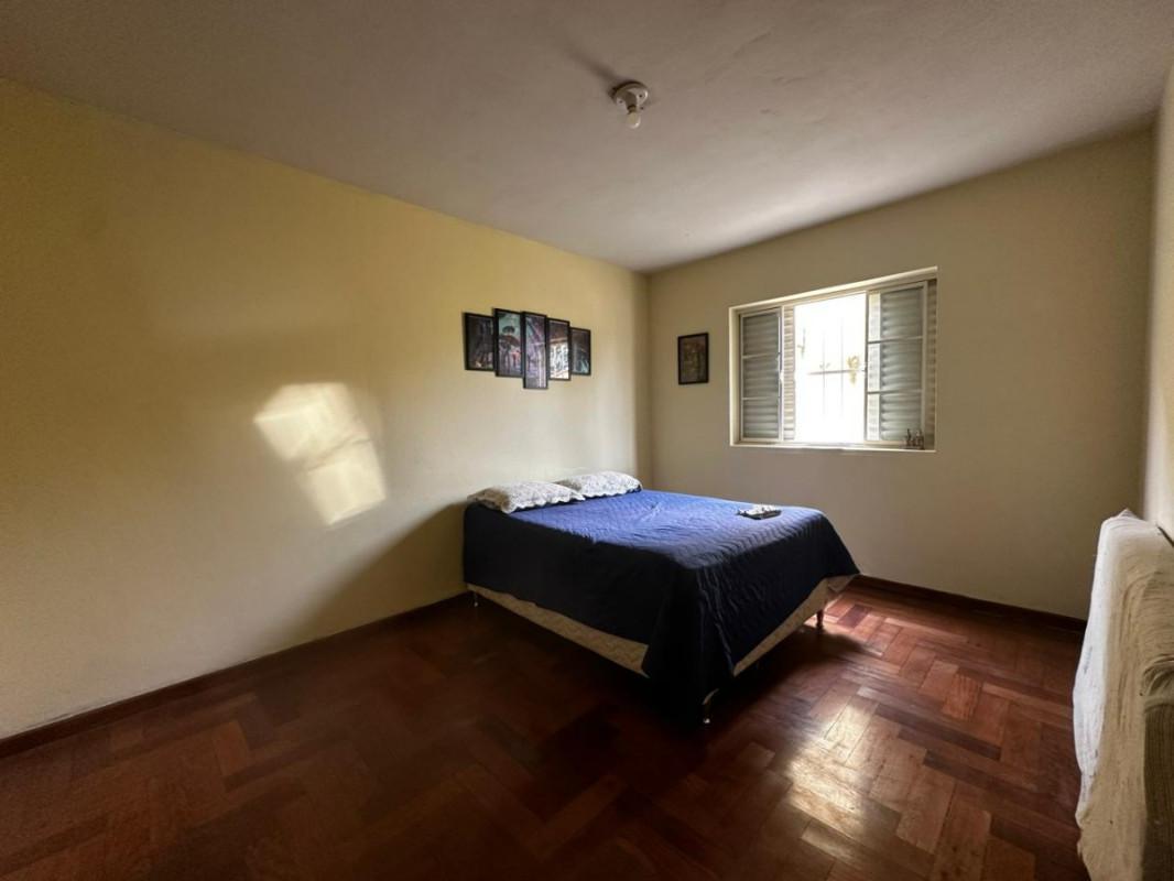 Casa, Centro, 5 Quartos, 12 Vagas, 1 Suíte