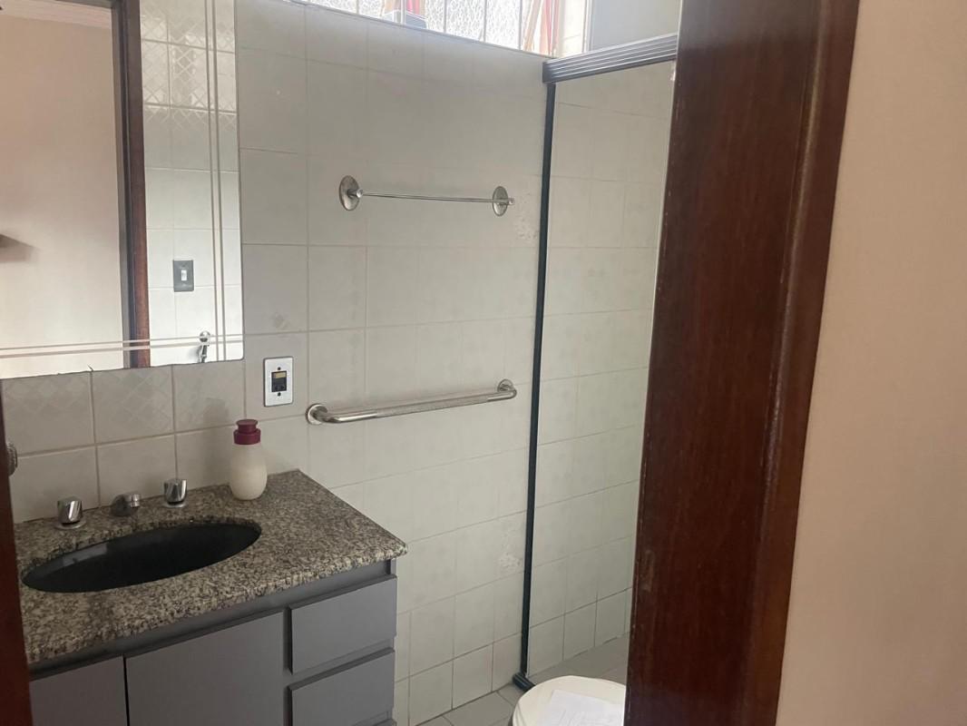 Casa, Castelo, 4 Quartos, 6 Vagas, 2 Suítes