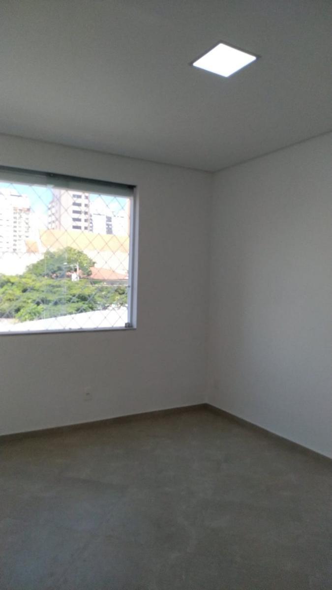 Casa Comercial, Barro Preto, 8 Quartos, 4 Vagas