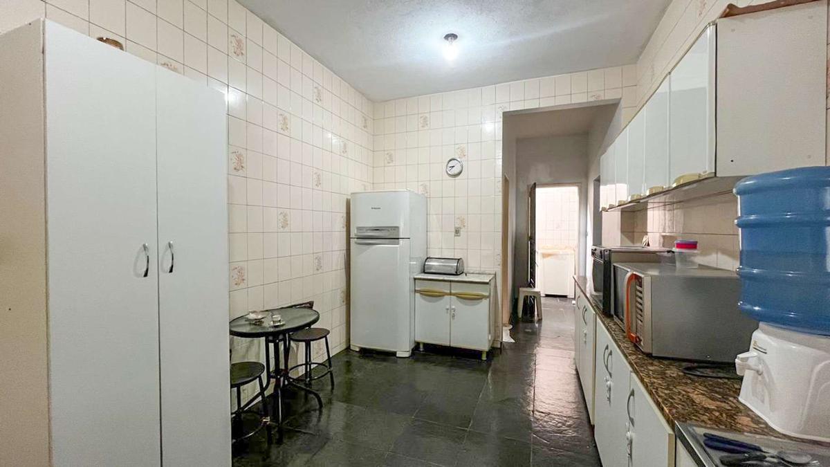 Casa, Santa Terezinha, 4 Quartos, 5 Vagas, 1 Suíte