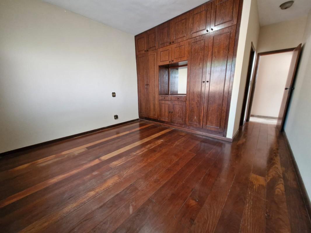 Casa, Castelo, 4 Quartos, 4 Vagas, 2 Suítes