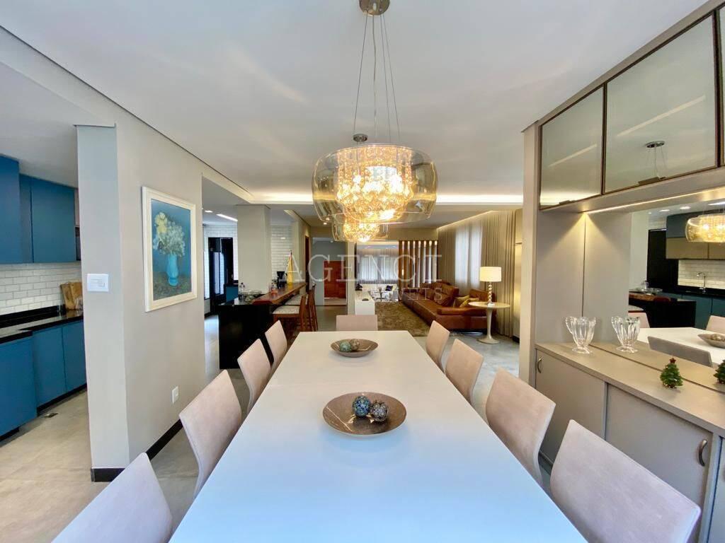 Casa, Castelo, 5 Quartos, 0 Vaga, 5 Suítes