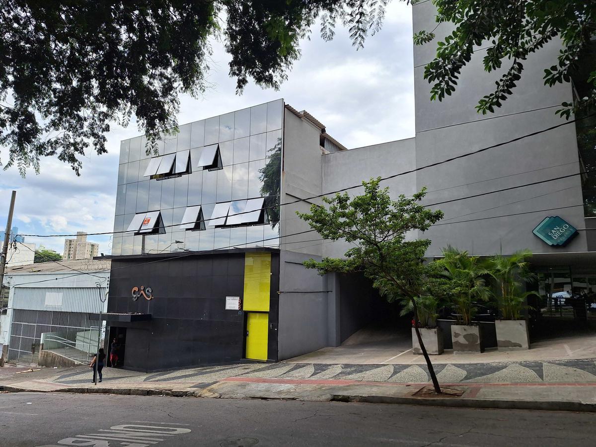 Prédio, Barro Preto, 6 Quartos, 0 Vaga