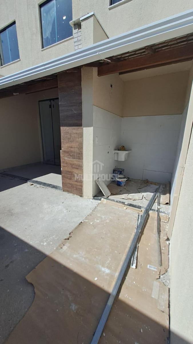 Casa, Santa Branca, 3 Quartos, 4 Vagas, 1 Suíte