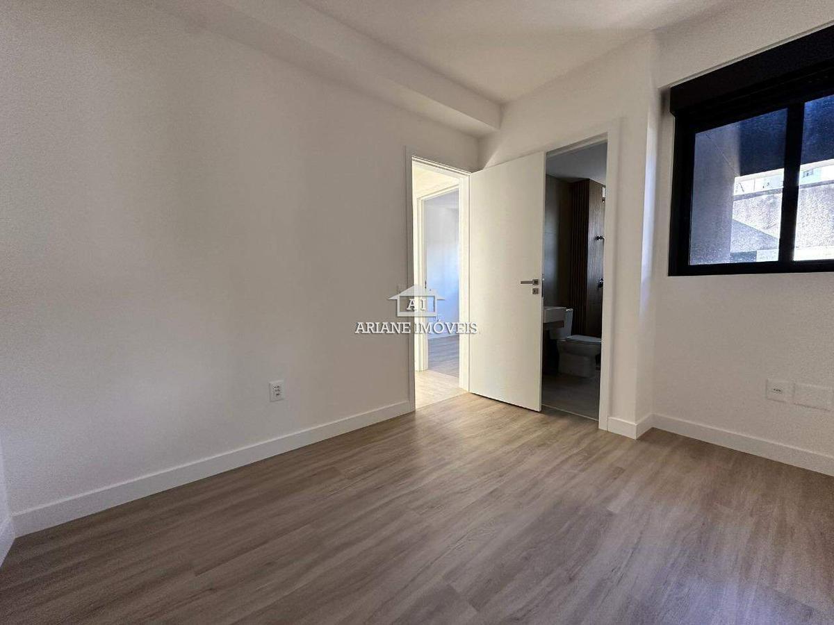 Apartamento, Centro, 3 Quartos, 0 Vaga, 3 Suítes