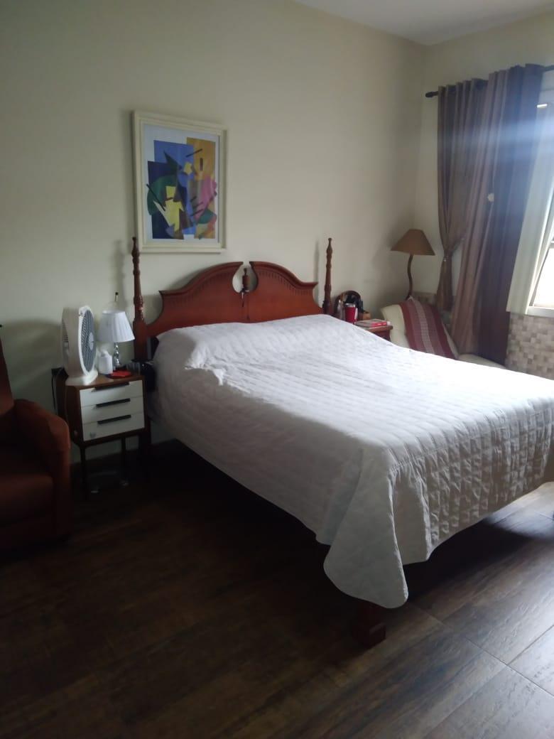 Casa, Gutierrez, 4 Quartos, 2 Vagas, 1 Suíte