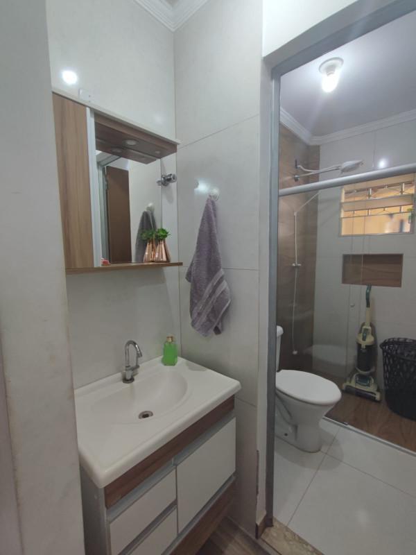 Casa, Industrial, 3 Quartos, 2 Vagas, 1 Suíte