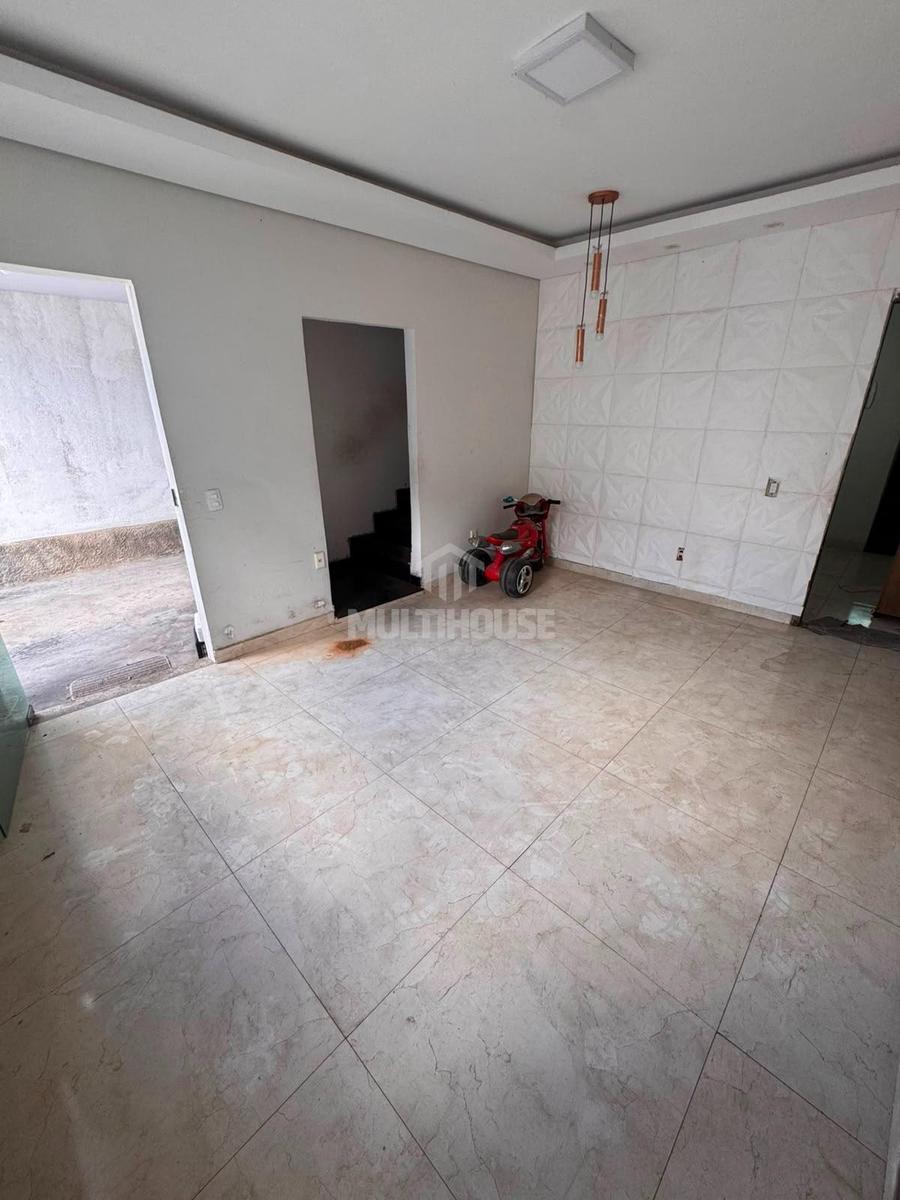 Casa, Candelária, 4 Quartos, 3 Vagas, 1 Suíte