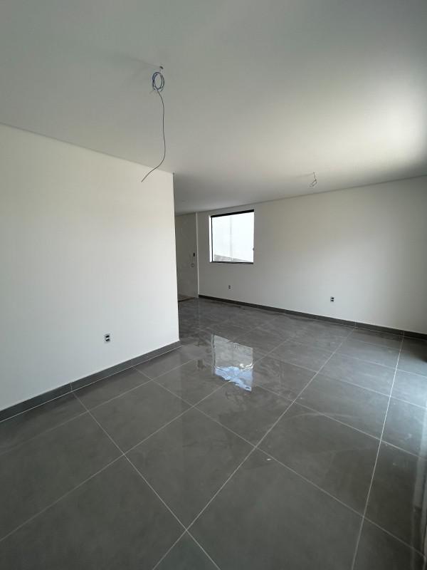 Casa, Masterville, 2 Quartos, 2 Vagas, 1 Suíte