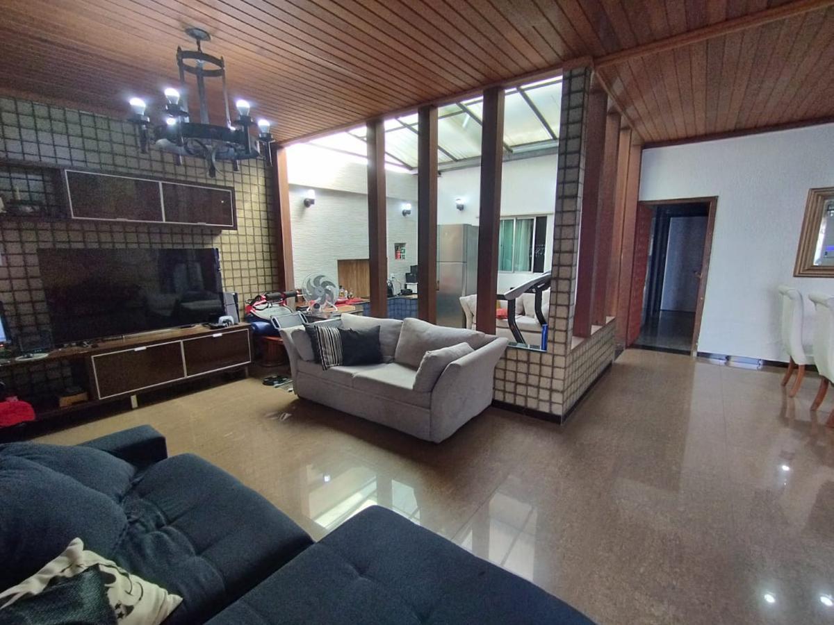 Casa, Sagrada Família, 4 Quartos, 5 Vagas, 1 Suíte