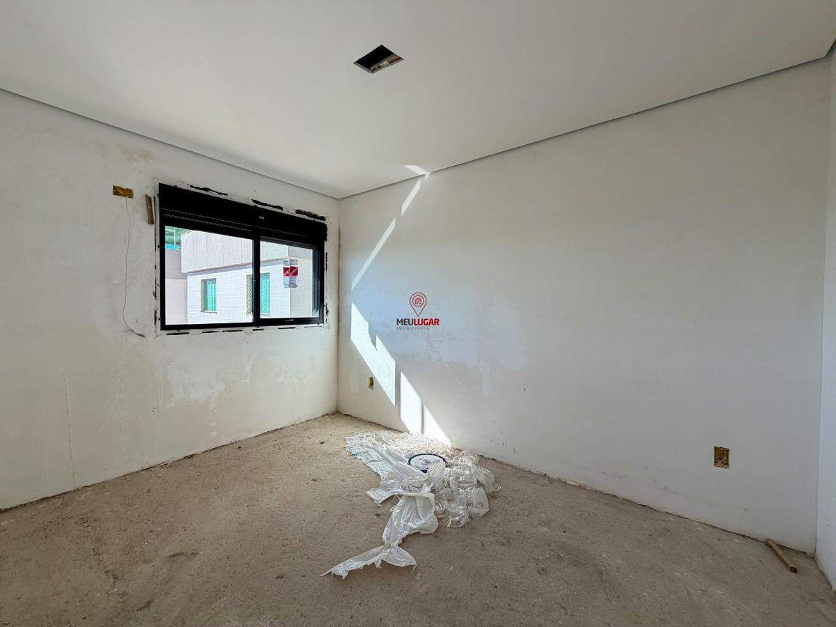 Apartamento, Barreiro, 3 Quartos, 2 Vagas, 1 Suíte