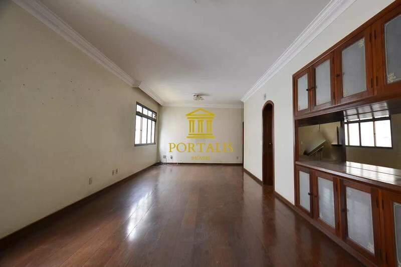 Apartamento, Funcionários, 4 Quartos, 3 Vagas, 2 Suítes