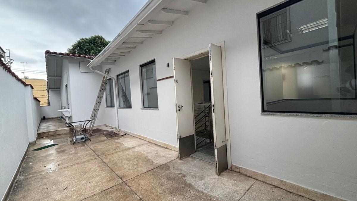 Casa Comercial, Floresta, 0 Quarto, 3 Vagas