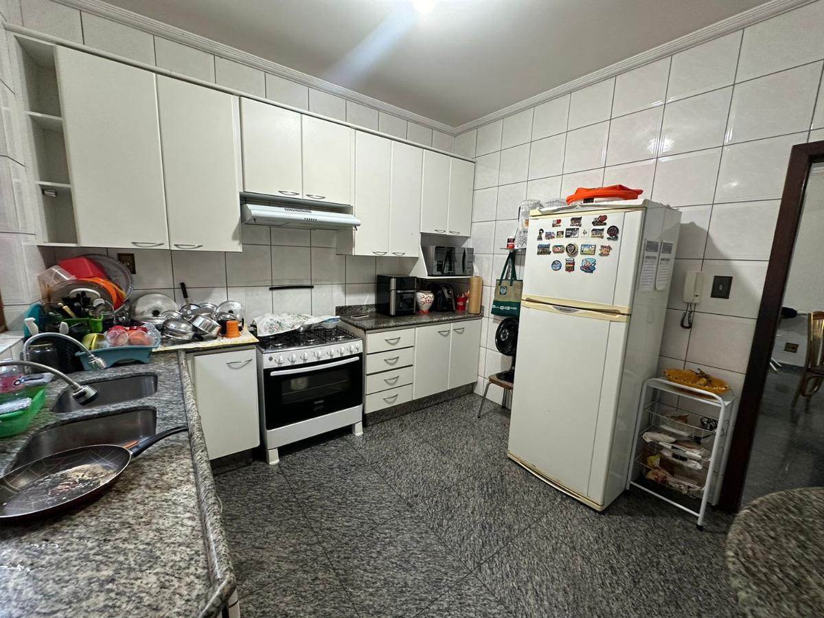 Casa, Santa Cruz, 4 Quartos, 4 Vagas, 2 Suítes