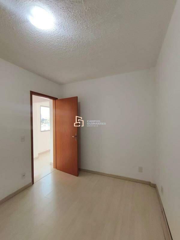 Apartamento, Santa Helena (barreiro), 2 Quartos, 1 Vaga