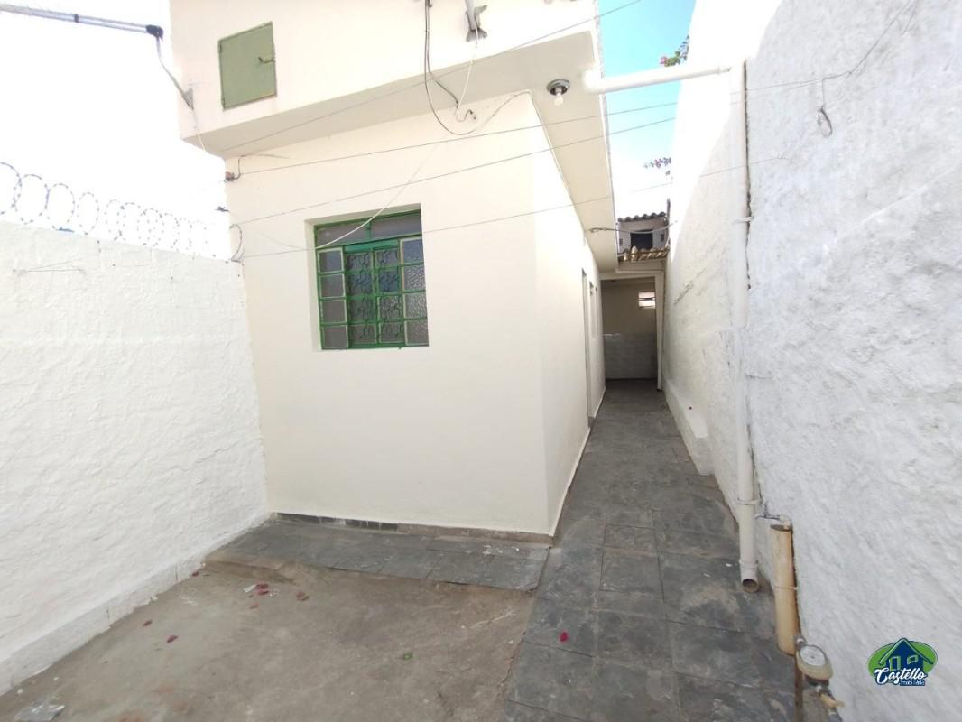 Casa, Nova Esperança, 7 Quartos, 0 Vaga