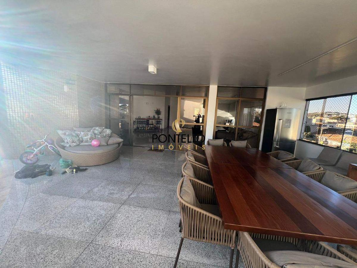 Cobertura, Centro, 4 Quartos, 6 Vagas, 2 Suítes