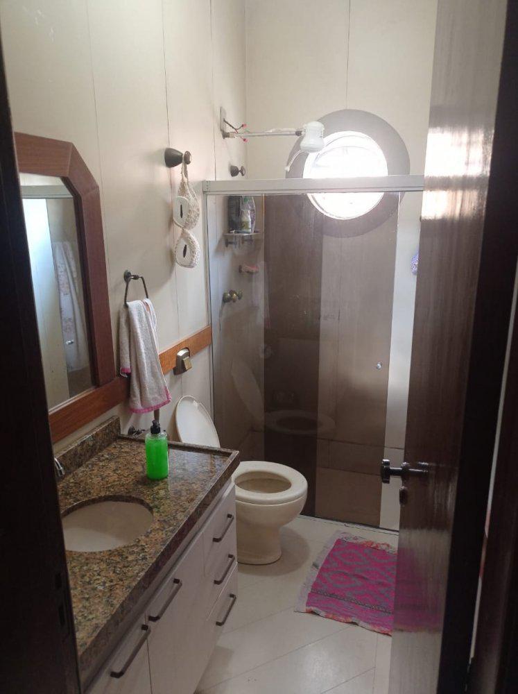 Casa, Centro, 3 Quartos, 0 Vaga, 1 Suíte