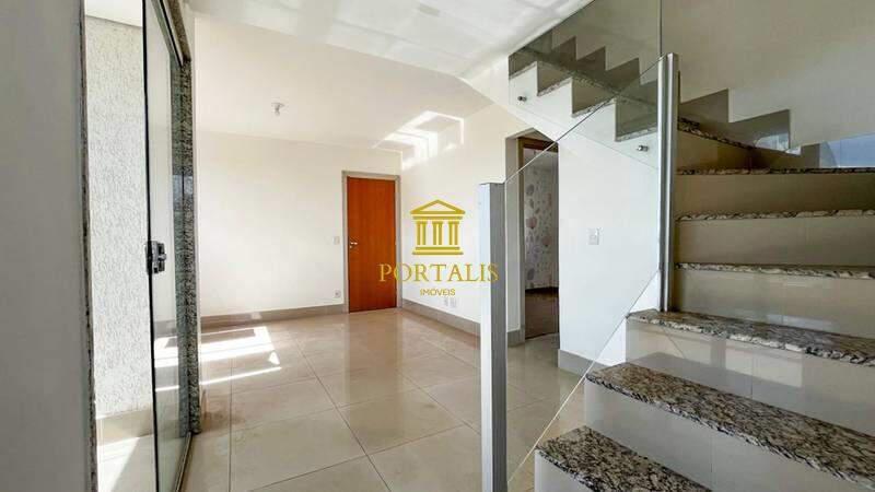 Cobertura, Serra, 2 Quartos, 3 Vagas, 1 Suíte