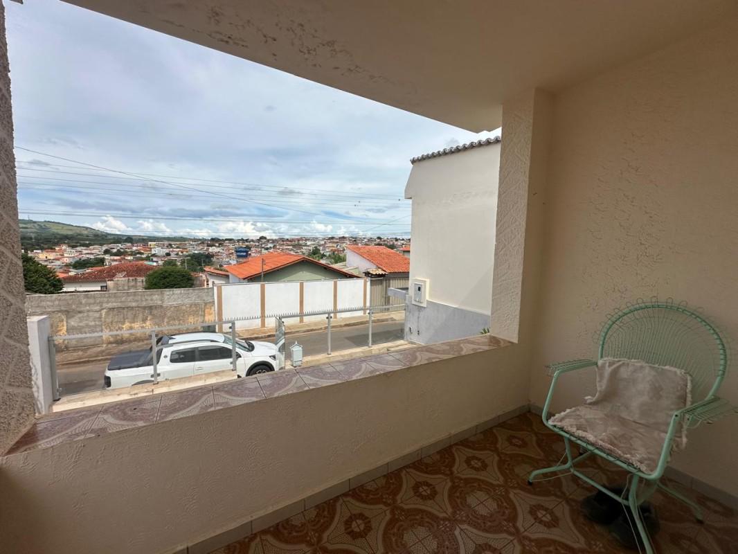 Casa, Centro, 3 Quartos, 2 Vagas, 1 Suíte