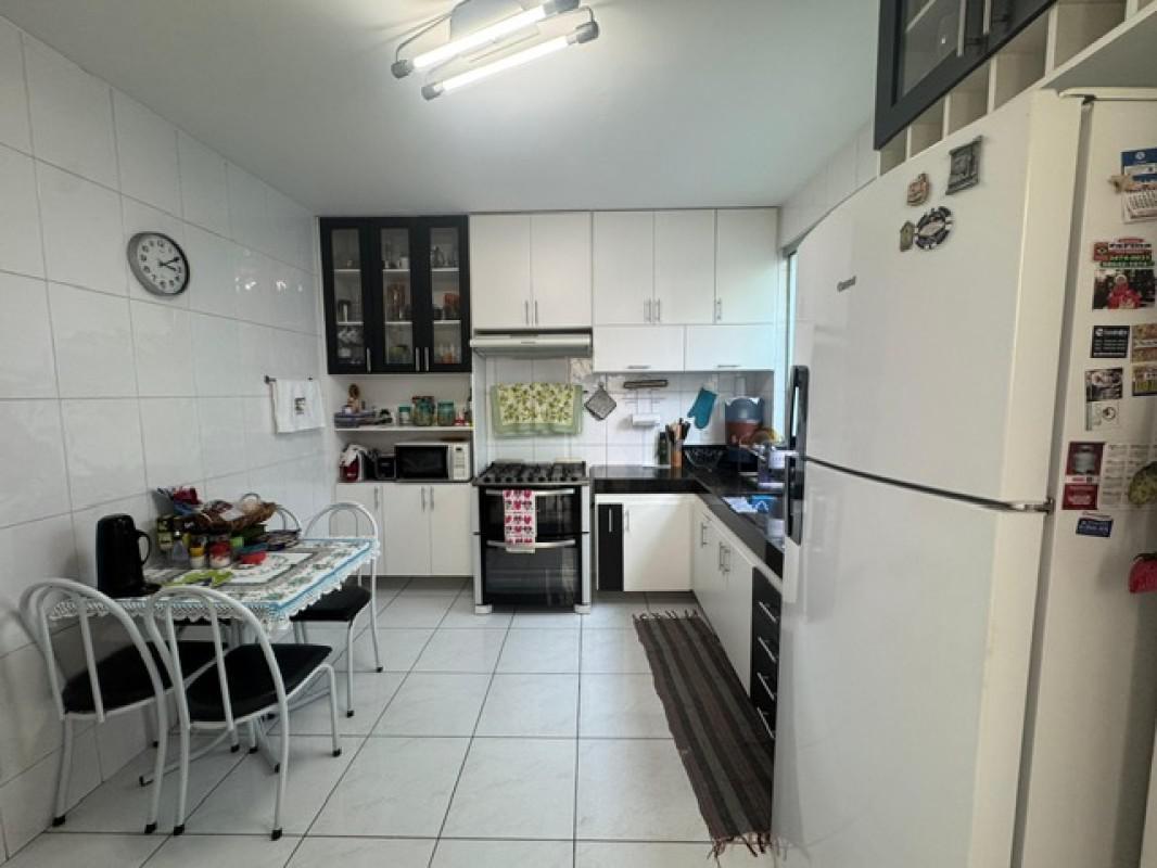 Casa, Castelo, 4 Quartos, 3 Vagas, 1 Suíte