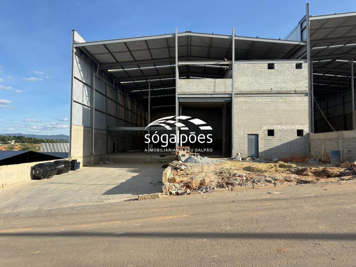 Galpão, Bandeirinhas, 5 Vagas