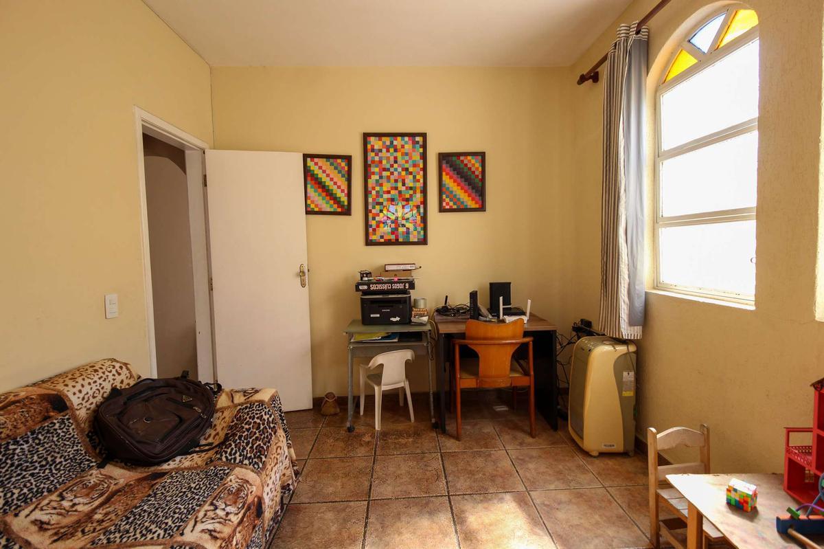 Casa, Planalto, 5 Quartos, 5 Vagas, 1 Suíte