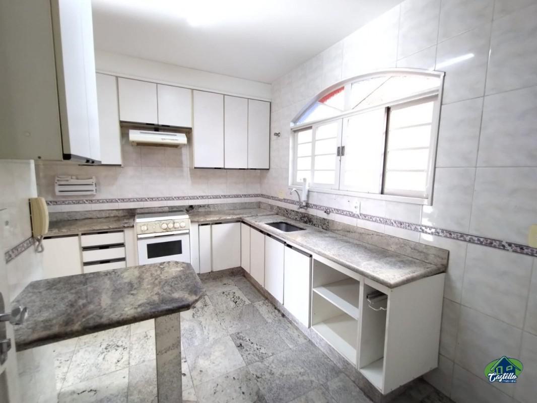 Casa, Cachoeirinha, 3 Quartos, 2 Vagas, 1 Suíte