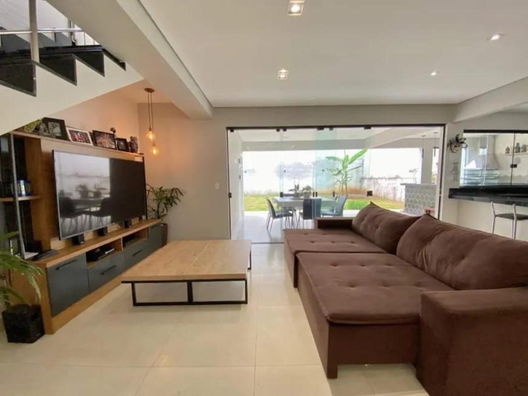 Casa, Planalto, 3 Quartos, 4 Vagas, 3 Suítes