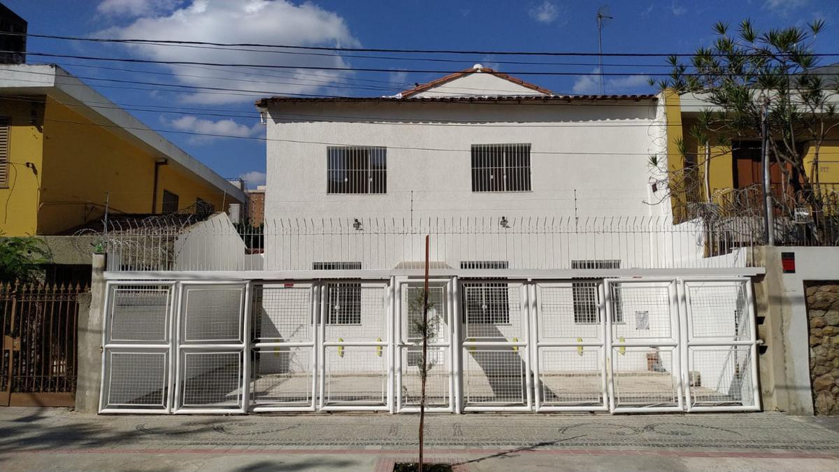 Casa Comercial, Barro Preto, 8 Quartos, 4 Vagas