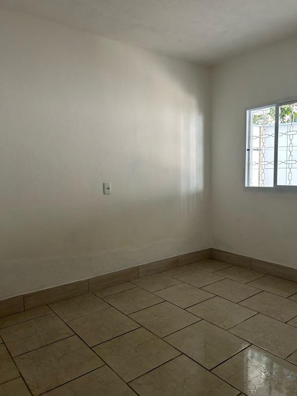 Casa, Centro, 2 Quartos, 0 Vaga