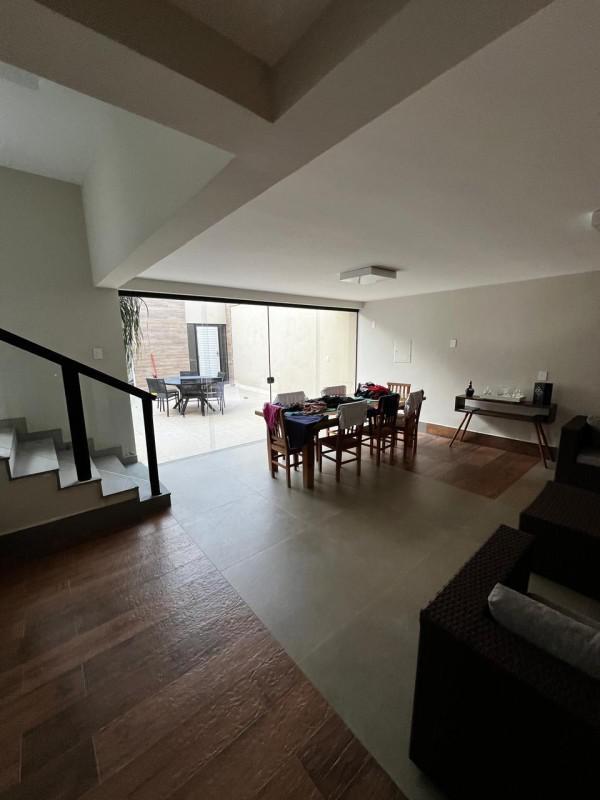 Casa, Centro, 4 Quartos, 2 Vagas, 4 Suítes