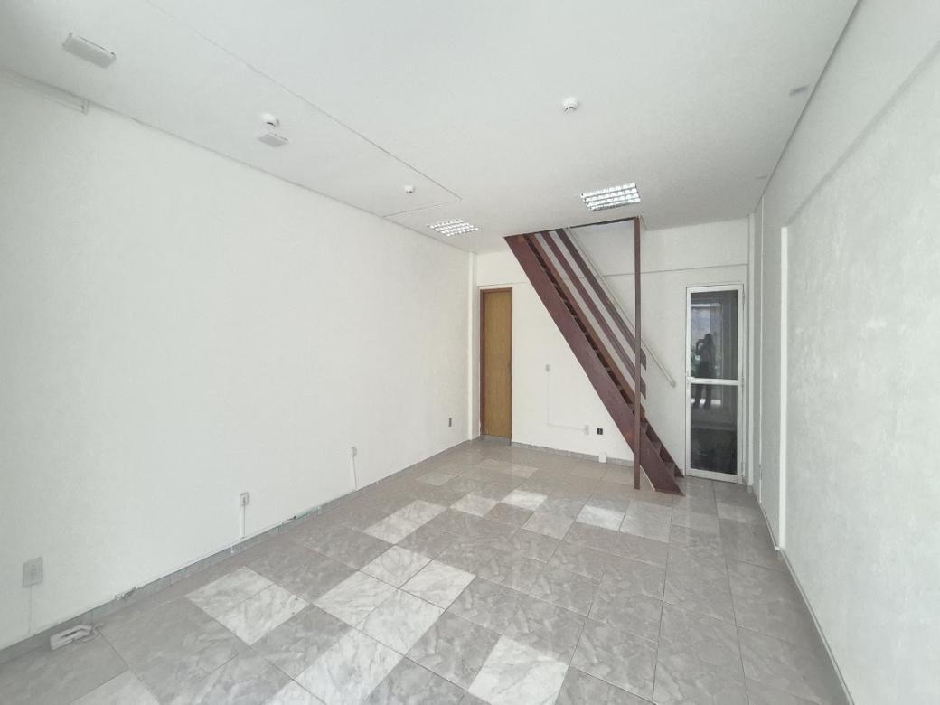 Andar, Savassi, 0 Quarto, 0 Vaga