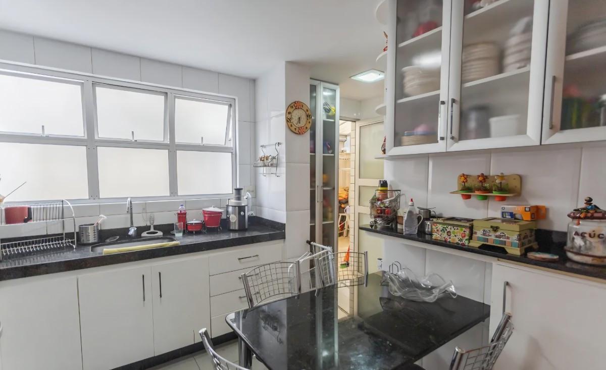 Apartamento, Sagrada Família, 3 Quartos, 2 Vagas, 1 Suíte
