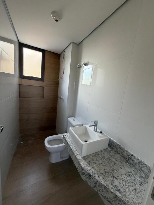 Cobertura, Tirol (barreiro), 3 Quartos, 2 Vagas, 1 Suíte